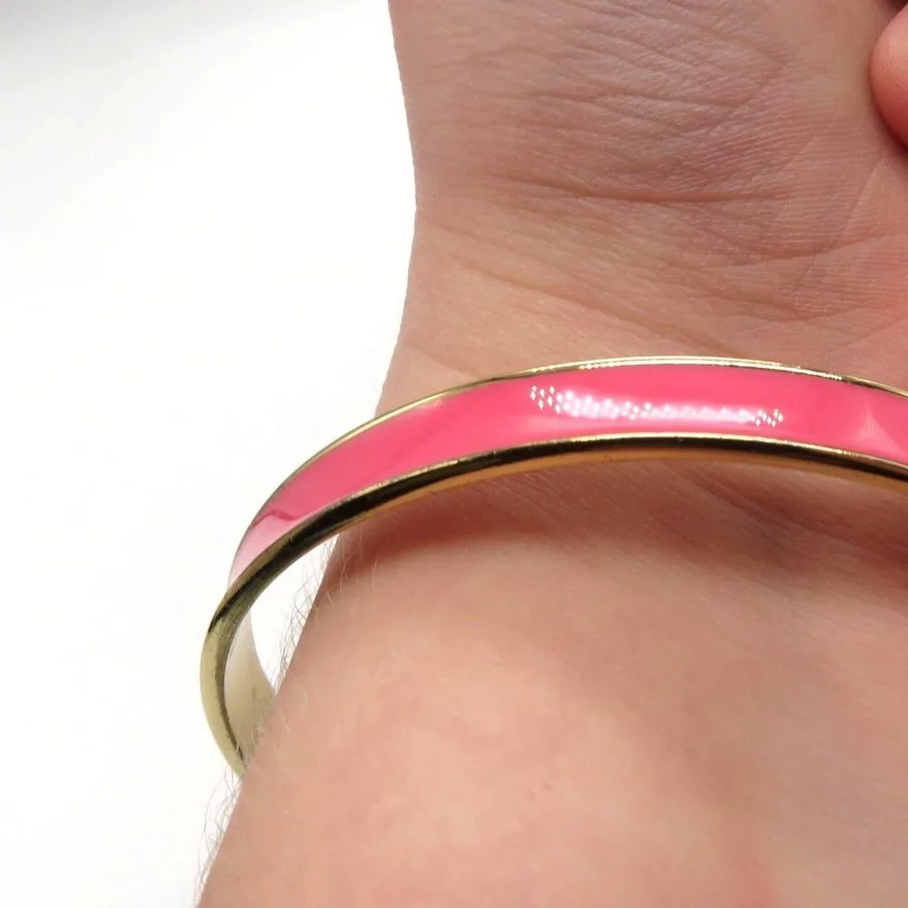 Vera Bradley Bracelet Pink Enamel Gold Tone Bangle Bubblegum Barbie‎ Signed